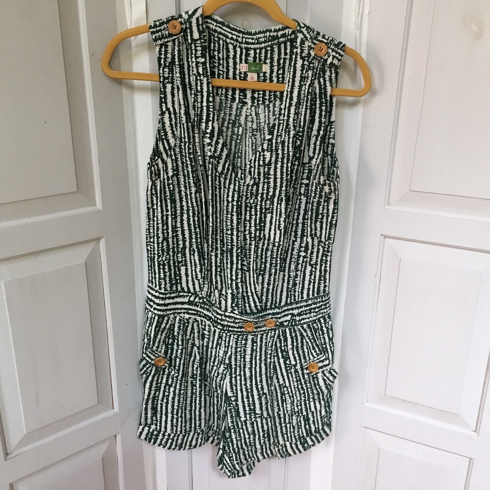 Anthropologie Ett Twa Green and White Sleeveless Romper
